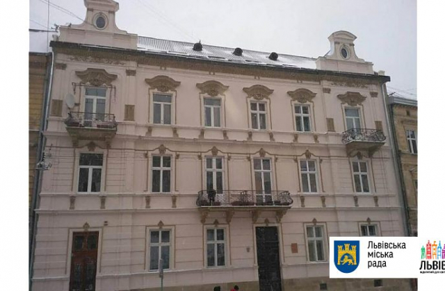 Відреставровано фасад і три балкони у будинку на вул. Грушевського, 5