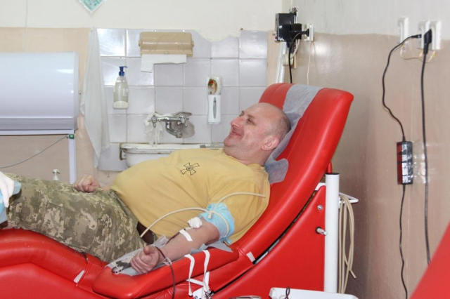 Військовослужбовці Вінницького гарнізону здали кров для поранених бійців