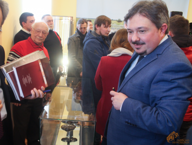 У Винниках відкрилася унікальна виставка "Врятовані скарби України"