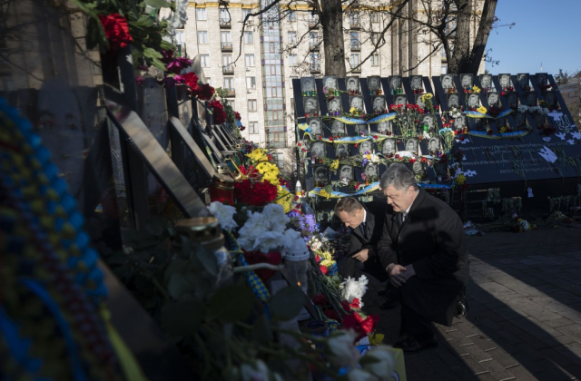 Петро Порошенко та Дональд Туск вшанували пам’ять Героїв Небесної Сотні