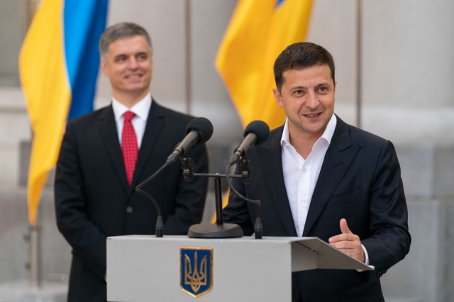 Президент України представив колективу МЗС нового очільника