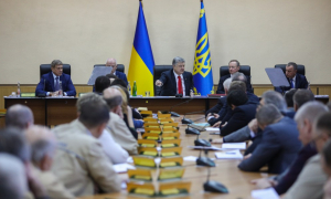 Петро Порошенко під час наради з питань розвитку атомної енергетики та підвищення рівня ядерної безпеки на Хмельницькій АЕС