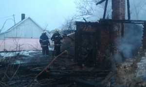 Городок: вогнеборці ліквідували пожежу в дерев’яній будівлі