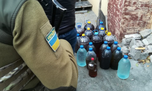 У Бердянську виявили майже тонну контрафактного алкоголю
