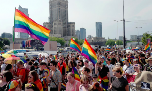 Десятки тисяч людей вийшли на ЛГБТ-марш у Варшаві. Фото: Reuters