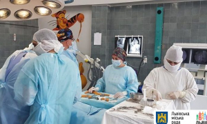 Лікарі-ортопеди з Польщі консультували і оперували дітей у Львові