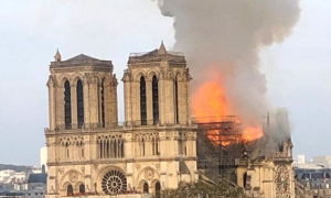 У Парижі горить Собор Паризької Богоматері