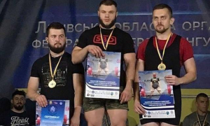 На Львівщині пройшов чемпіонат з класичного пауерліфтингу. Фото: Орест Куценко