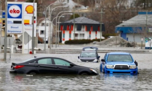 У Канаді внаслідок затоплення ціле місто опинилося під водою
