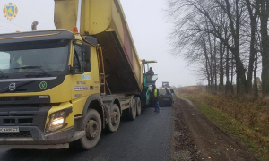 На Мостищині ремонтують дорогу Воля-Садківська – Малі Мокряни