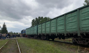 На Львівщині блокували дорогу вагонам з вугіллям. Фото: Facebook Світлани Васильченко