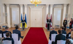 Володимир Зеленський провів переговори з Президентом Латвійської Республіки Егілсом Левітсом у Ризі